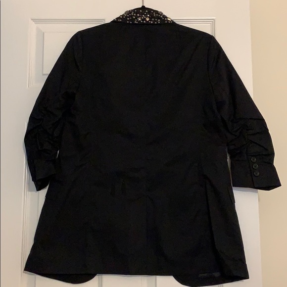 Blazer - Picture 5 of 8